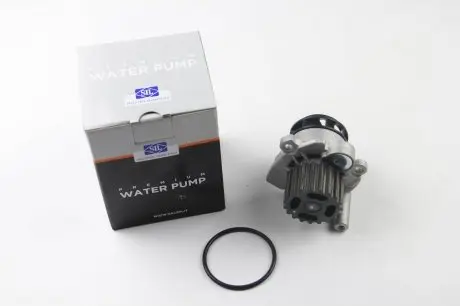 PA1354A Водяной насос Caddy III/T5/Octavia/Fabia/Golf V/Passat 1.4/1.9TDI/2.0SDI Saleri SIL PA1354A SALERI SIL підбір по vin на Brocar