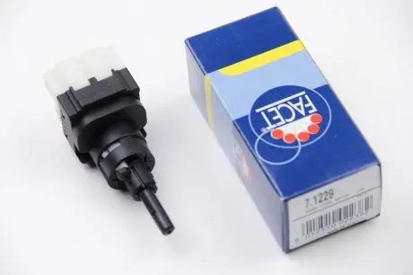 71229 Вмикач сигналу стоп FACET підбір по vin на Brocar
