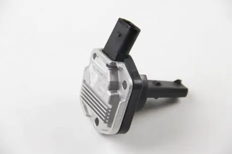 6PR008079041 Датчик уровня масла VW T4/T5/Caddy 1.9TDI HELLA подбор по vin на Brocar