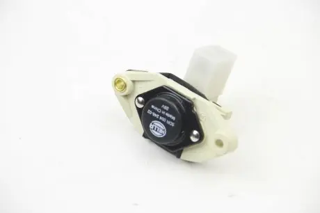 5DR004246021 Регулятор напруги генератора HELLA підбір по vin на Brocar
