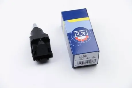 71228 Вмикач сигналу стоп FACET підбір по vin на Brocar