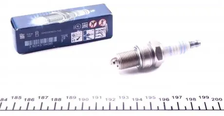 0242235663 Свеча зажигания VW T4/T3/Passat/LT (28-35)/Golf II/III/Caddy 0.9-2.5 65- BOSCH подбор по vin на Brocar