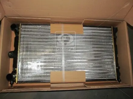 VN2011 Радіатор охолодження двигуна PASSAT2/SANTANA/POLO 83- VW2011 (Ava) AVA COOLING підбір по vin на Brocar