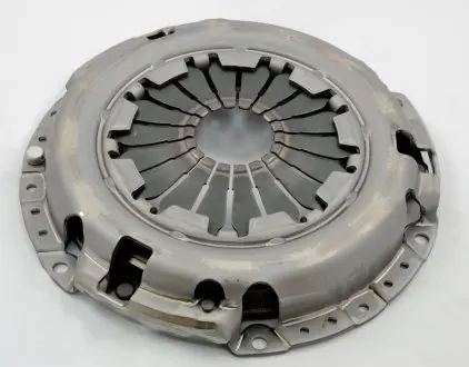 826818 Комплект зчеплення Nissan Juke/Micra/Qashqai 1.6 05- (d=217) z=26 VALEO підбір по vin на Brocar