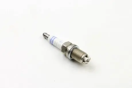 0242235668 Свічка запалювання VW T4/VW Caddy III/ Renault Kangoo/Audi A6 87- (Plus Yttrium) BOSCH підбір по vin на Brocar