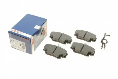 0986495212 Комплект гальмівних колодок (передніх) Dacia Logan 04-/Renault 11/19/21/Peugeot 205/309 (з датчиком) BOSCH підбір по vin на Brocar