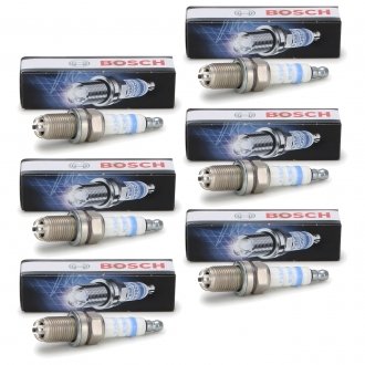0242232502 Свеча зажигания Citroen Berlingo/C2/C3 1.1-1.8 96-11/Dacia Dokker/Logan/Sandero 1.4/1.6 08- BOSCH подбор по vin на Brocar