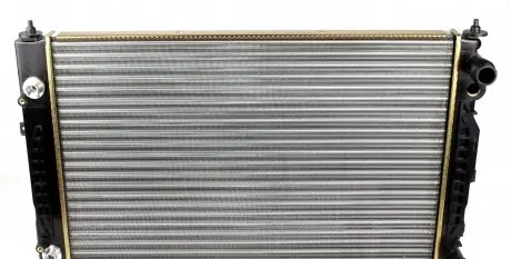 529504A Радіатор охолодження Audi A4/A6/VW Passat 94-05 (Економ-клас) NRF підбір по vin на Brocar