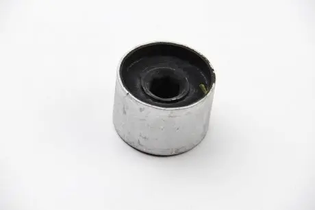 2713501 Сайлентблок важеля (переднього/знизу/ззаду) Audi A2 1.4 TDI 00-05/Seat Ibiza 1.9 TDI 04-08 LEMFORDER підбір по vin на Brocar