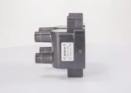 0986221060 Котушка запалювання BOSCH підбір по vin на Brocar