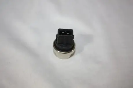 150012610 Датчик температури води VW Golf II, Passat 1.0/1.3/1.6TD/1.8 88- AUTOMEGA підбір по vin на Brocar