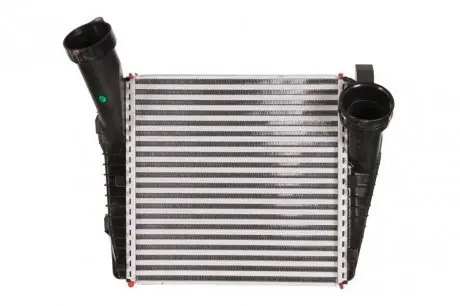 30178 Радіатор інтеркулера Audi Q7/VW Touareg 3.0/4.1 03- (L) NRF підбір по vin на Brocar