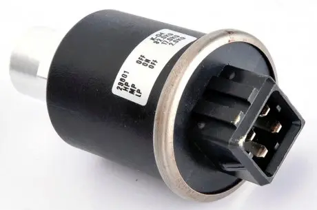 38900 Датчик тиску кондиціонера VW T4 90-03/T5 2.0 03-15 NRF підбір по vin на Brocar