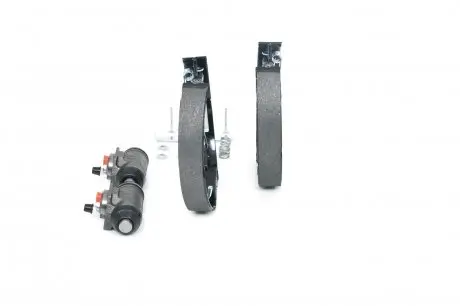 0204114640 Комплект тормозных колодок BOSCH подбор по vin на Brocar