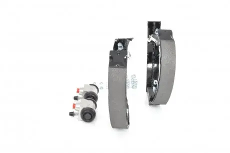 0204114333 Комплект тормозных колодок BOSCH підбір по vin на Brocar
