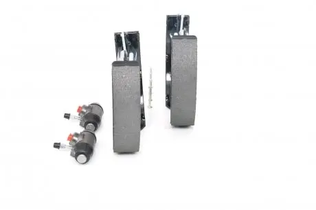 0204114576 Комплект тормозных колодок BOSCH підбір по vin на Brocar