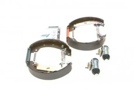0204114154 Комплект бараб.колодки+циліндр BOSCH підбір по vin на Brocar
