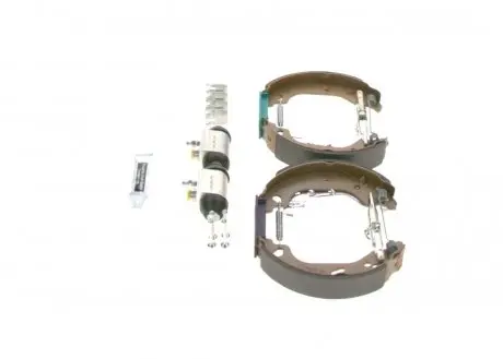 0204114617 Комплект бараб.колодки+циліндр BOSCH підбір по vin на Brocar