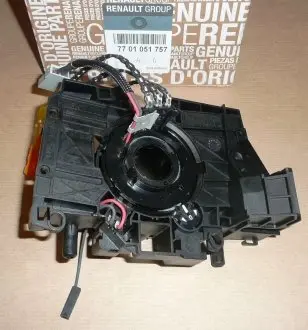 7701051757 Суппорт подрулевых переключателей R CLIO 98- RENAULT подбор по vin на Brocar