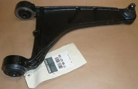 7700437138 Несучий / направляючий шарнір RENAULT підбір по vin на Brocar
