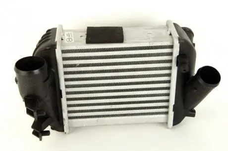30755 Радіатор інтеркулера Audi A4 2.5HDI 00-06 NRF підбір по vin на Brocar