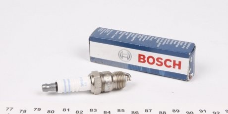 0242225622 Свеча зажигания Cadillac/Chevrolet/Jeep/Pontiac (Super Plus Yttrium) BOSCH подбор по vin на Brocar