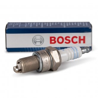 0242245552 Свеча зажигания VW Passat/Golf 1.5/1.6 -83 BOSCH подбор по vin на Brocar