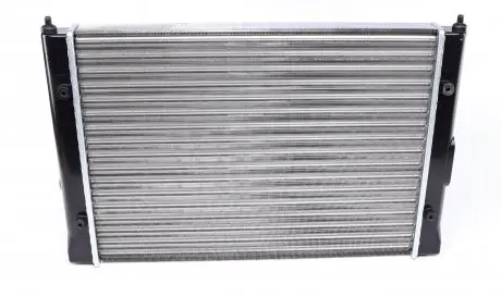 CR364000S Радіатор охолодження VW Golf III 1.4-1.6 91-99 (322x430x34) (-AC/МКПП) MAHLE / KNECHT підбір по vin на Brocar