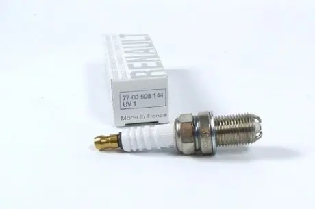 7700500144 Свічка запалювання RENAULT підбір по vin на Brocar