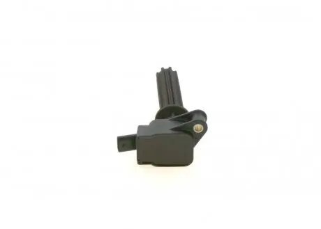 0221604700 Катушка зажигания Ford Focus/Mondeo/Kuga 2.0/2.3 13-/Volvo S60/S80/V60/V70 2.0 10-16 BOSCH подбор по vin на Brocar