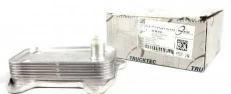0218050 Радіатор масляний MB Sprinter/Vito OM611/646 (теплообмінник) TRUCKTEC підбір по vin на Brocar