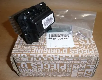 7701209850 Реостат грубки Trafic/Vivaro 01-/Megane III 08- RENAULT підбір по vin на Brocar