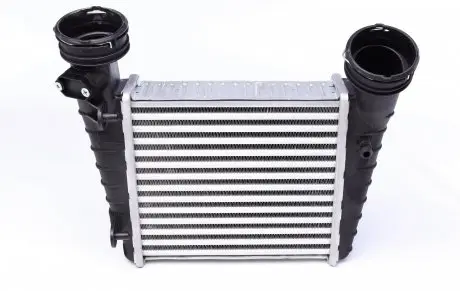 CI346000S Радіатор інтеркулера VW Passat 1.8 00-05 MAHLE / KNECHT підбір по vin на Brocar