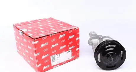 2118 Помпа воды Ford Transit 2.2TDCI 11-14/Transit V363 2.2TDCI 13-/Land Rover Defender 11- (с корпусом) AIRTEX підбір по vin на Brocar