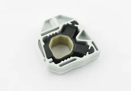 1K0121367P Кронштейн радиатора верхний VW Caddy 1.4i/1.6i/2.0SDI 03- (без упаковки) VAG подбор по vin на Brocar