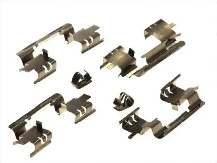 1091613 Планка суппорта (переднего) прижимная (к-кт) Toyota Camry 2.4/3.0 01-06 (Akebono) QUICK BRAKE подбор по vin на Brocar