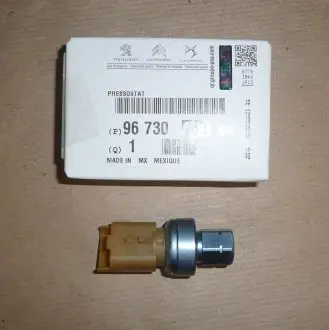9673006380 Датчик тиску кондиціонера Citroen Berlingo/Peugeot Partner 1.6 HDi 08- (без упаковки) PEUGEOT/CITROEN підбір по vin на Brocar