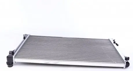 CR30001S Радиатор охлаждения VW Caddy 04-15 (650x416) (ребра завальцованные) MAHLE / KNECHT подбор по vin на Brocar