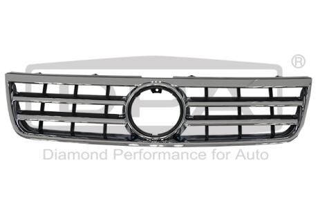 88530704702 Решетка радиатора без эмблемы VW Touareg (7LA, 7L6, 7L7) (02-10) (88530704702) DPA DPA підбір по vin на Brocar