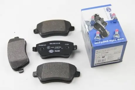 8DB355010851 Комплект тормозных колодок, дисковый тормоз HELLA подбор по vin на Brocar