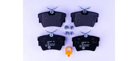 8DB355010761 Гальмівні колодки, дискове гальмо (набір) HELLA підбір по vin на Brocar