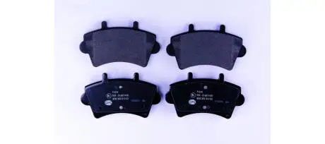 8DB355010021 Гальмівні колодки, дискове гальмо (набір) HELLA підбір по vin на Brocar