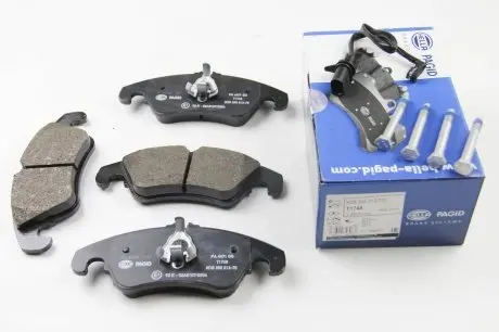 8DB355013751 Комплект тормозных колодок, дисковый тормоз HELLA подбор по vin на Brocar