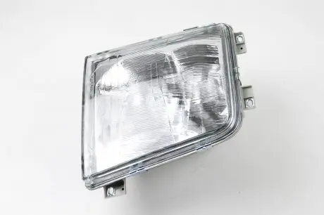 BSG90800001 Фара LT 96-06 Пр. BSG подбор по vin на Brocar
