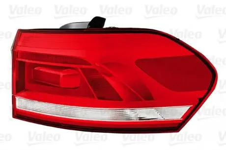 047046 Фонарь VALEO подбор по vin на Brocar