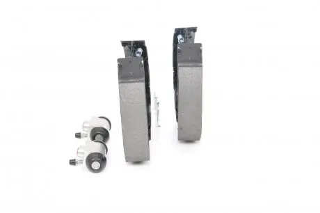 0204114660 Комплект гальмівних колодок BOSCH підбір по vin на Brocar