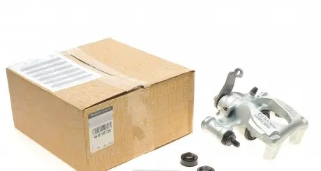 440013972R Суппорт тормозной (задний) (R) Renault Master 2.3dCi 10- RENAULT подбор по vin на Brocar