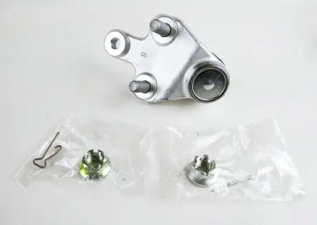 4333049165 Опора шаровая передняя правая Highlander, Venza, RX Toyota / Lexus подбор по vin на Brocar
