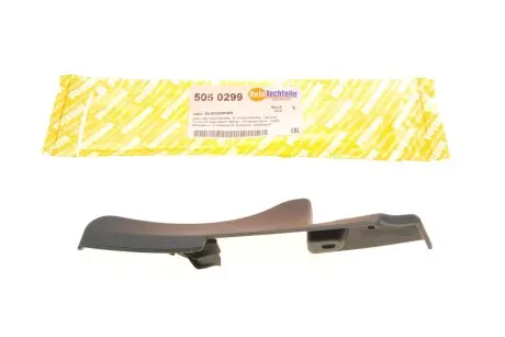 5050299 Накладка скла лобового Renault Duster 10-17 (R) AUTOTECHTEILE підбір по vin на Brocar