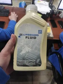 8704002 ТРАНСМІСІЙНЕ МАСЛО ATF ДЛЯ АТОМАТИЧНИХ КПП ZF LIFEGUARD FLUID 8, 1L ZF підбір по vin на Brocar